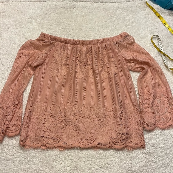 Arizona Over the Shoulder Lace Blouse - Picture 8 of 8